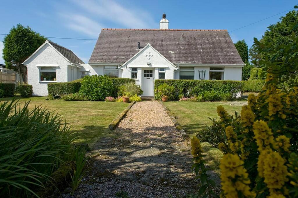 Cae Grugog Cottage-3 Bed-Sleeps 6-Ground Floor Bathroom 트리어더 외부 사진